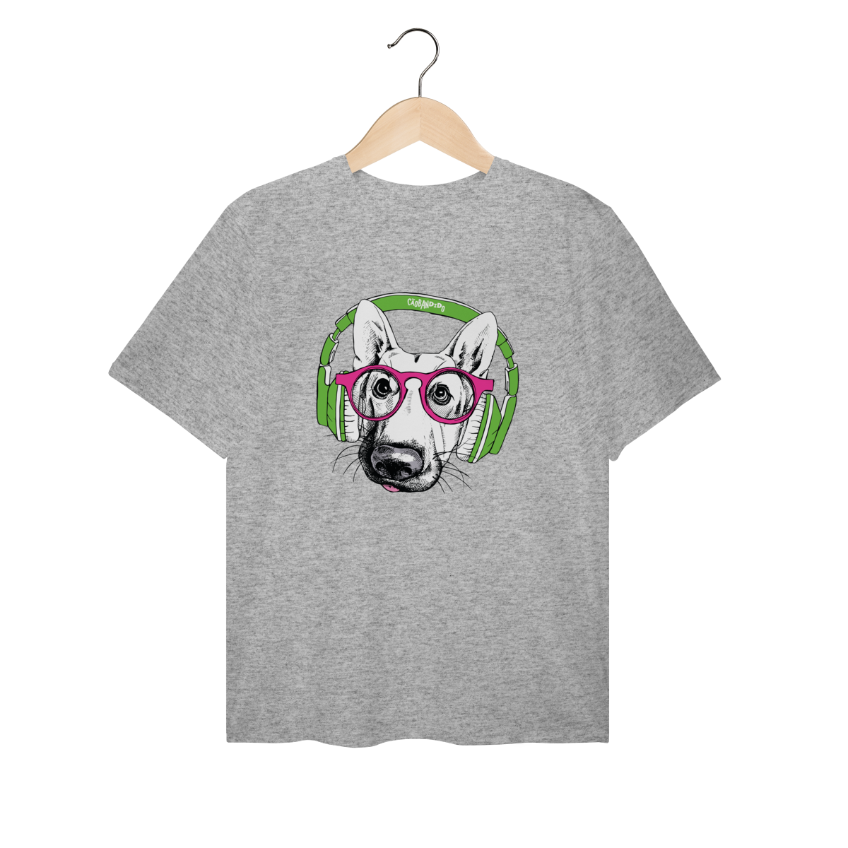 Camiseta Plus Size Pastor Alemão de Óculos e Fone de Ouvido