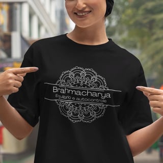 Camiseta Yoga Oversized Brahmacharya, Foque no Essencial 