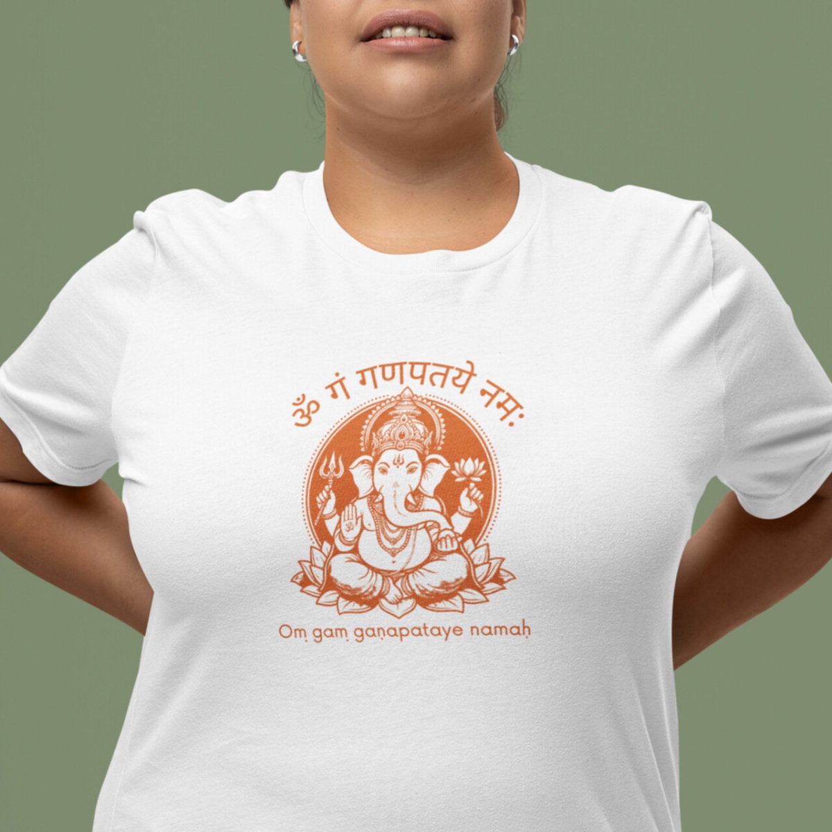 Camiseta Yoga Plus Size - Sabedoria e Prosperidade de Ganesha