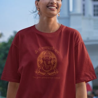 Camiseta Yoga Oversized - Sabedoria e Prosperidade de Ganesha