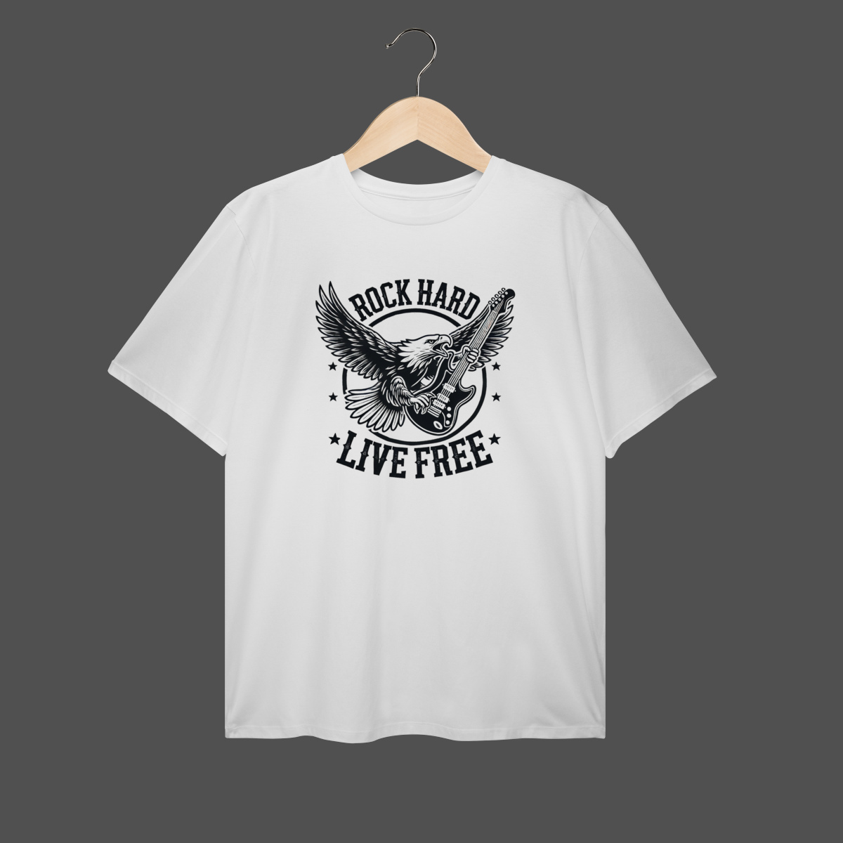 Camiseta Plus Size | Rock Hard - Live Free