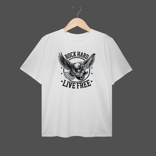 Camiseta Plus Size | Rock Hard - Live Free