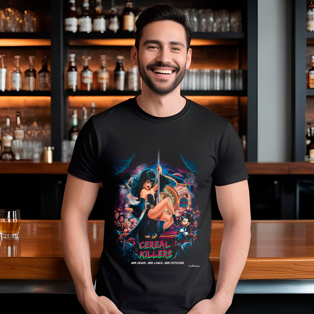 Nome do produto: Camiseta Cereal Killers - Elvira, a Rainha do Pole