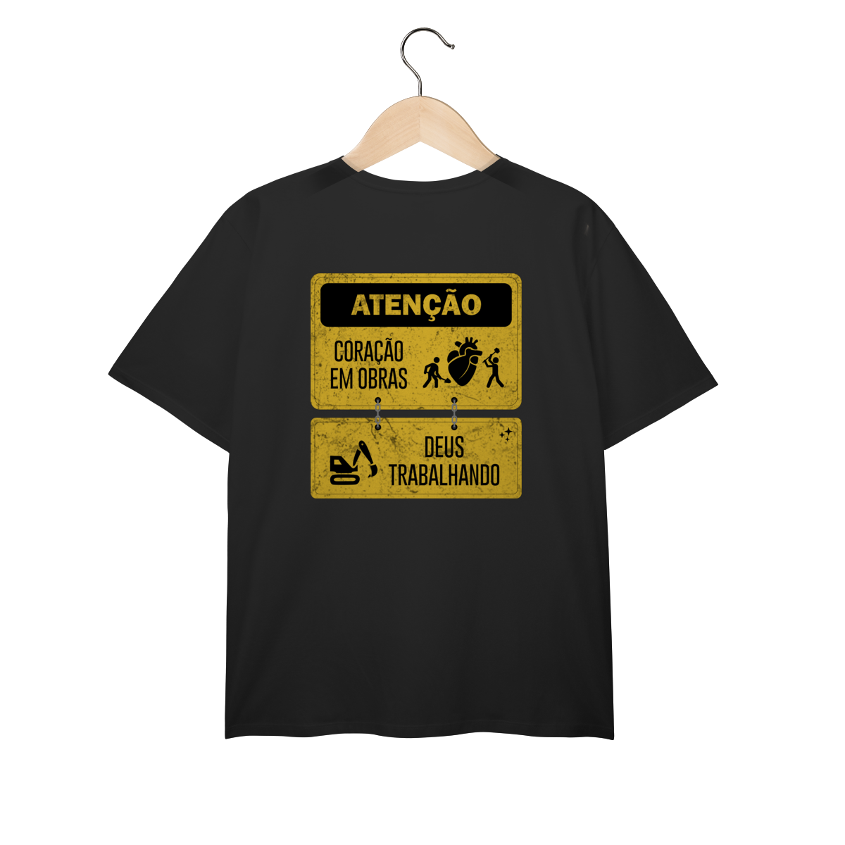 Nome do produto: Camiseta Plus Size - Coração em Obras