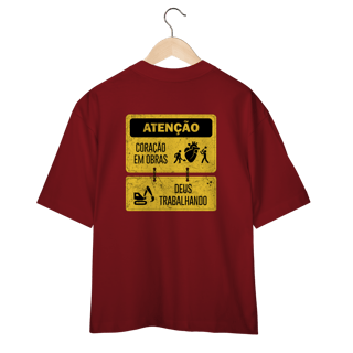 Camiseta Oversized - Coração em Obras