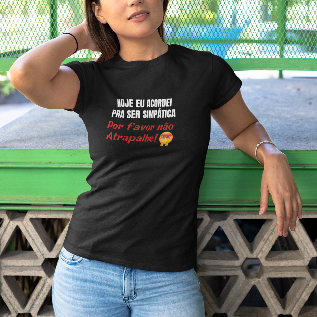 Camiseta: Hoje acordei para ser simpática, por favor não atrapalhe