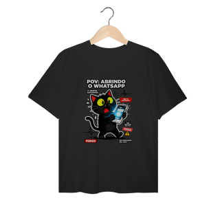 Camiseta POV Abrindo WhatsApp Gato Aterrorizado Gen Z Anxiety