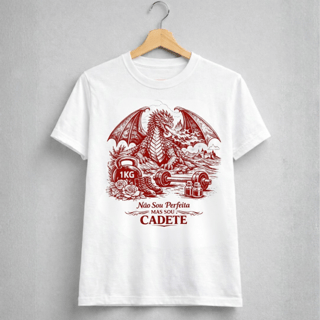 Camiseta Baby Long Feminina BRUMI – Não Sou Perfeita, Mas Sou Cadete (BK021)