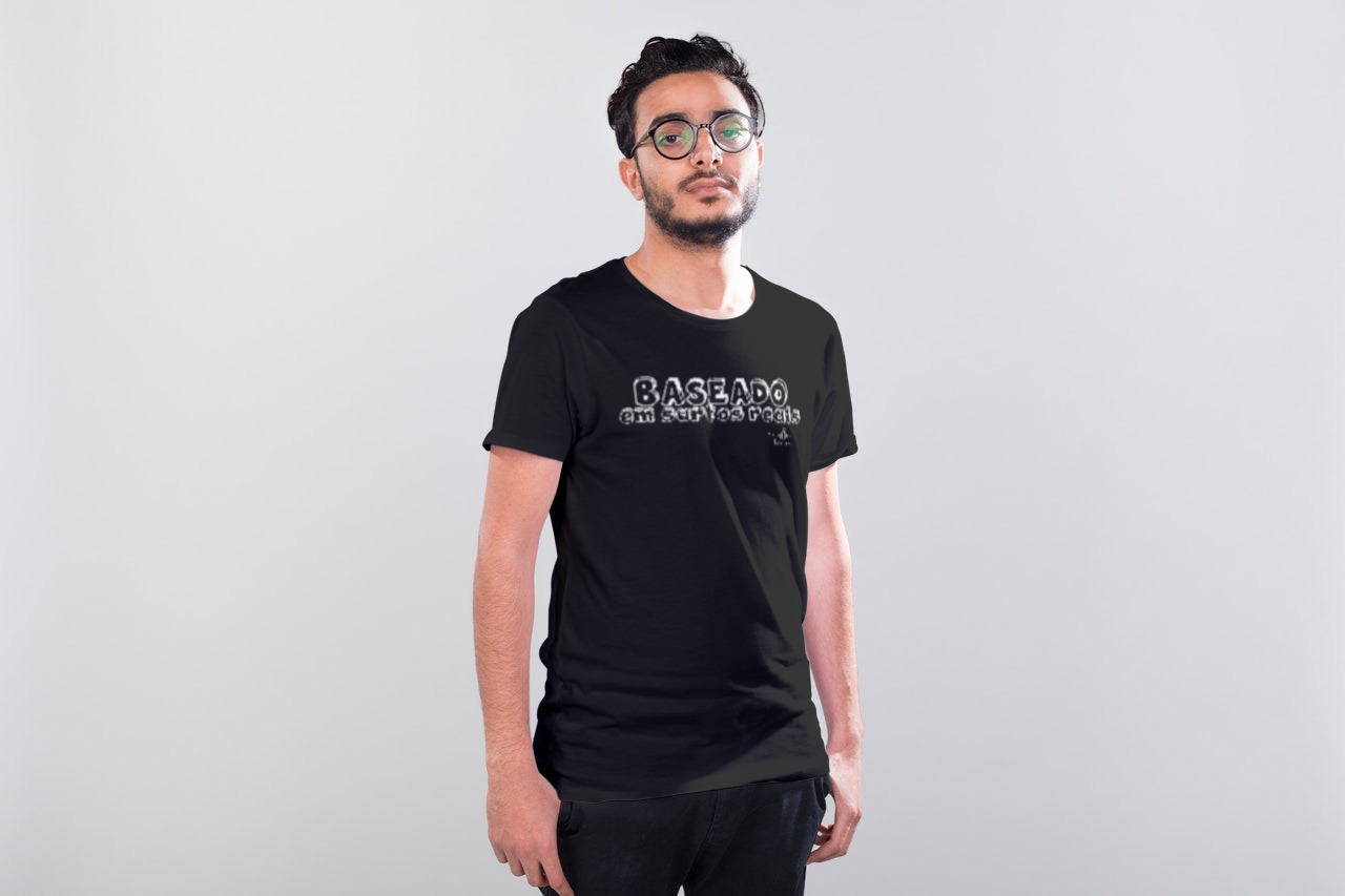 Nome do produto: Baseado em surtos reais (Camiseta quality) LB