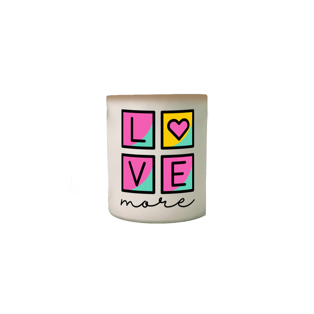 Nome do produto: {Caneca Mágica & Bacana} Love more ♡