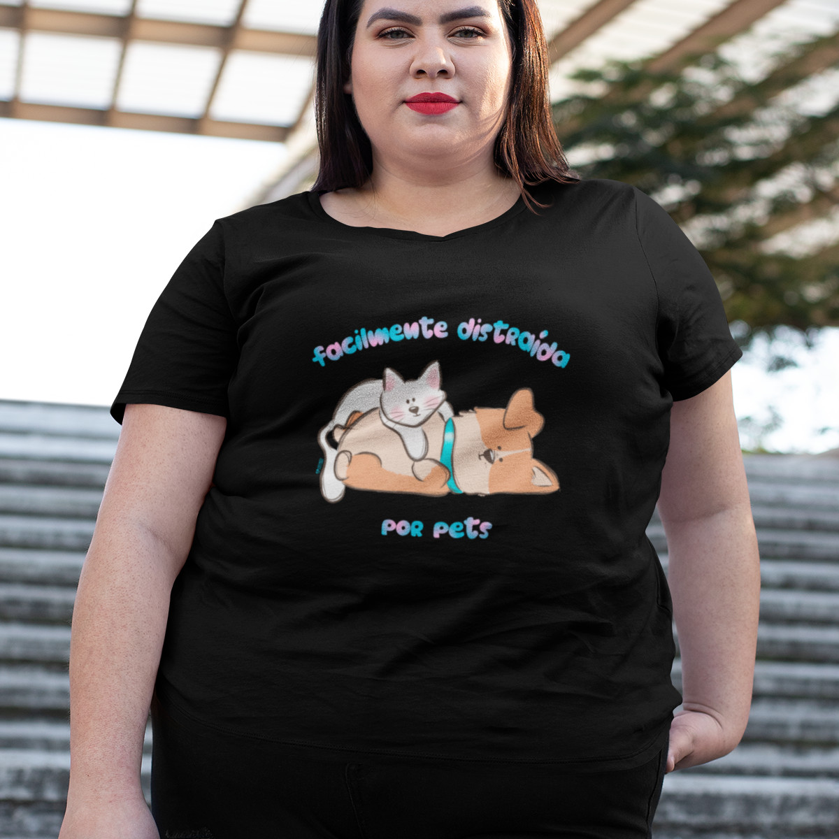 Nome do produto: Camiseta Plus Size Feminina Facilmente Distraída por Pets
