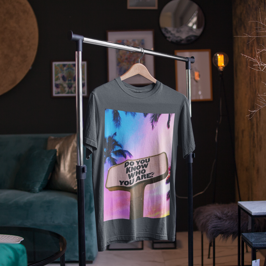 Nome do produto: T-Shirt Estonada Do You Know Who You Are?