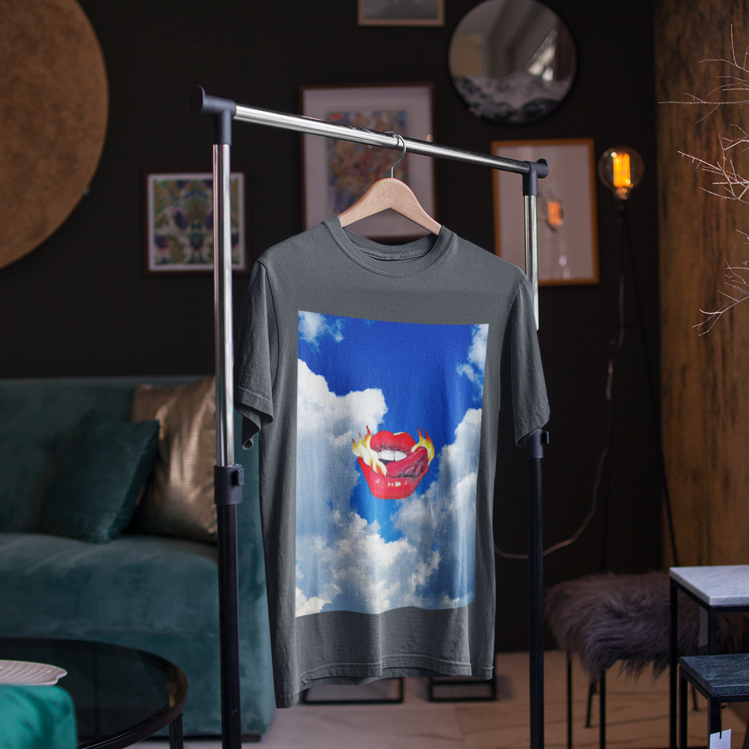 Nome do produto: T-Shirt Estonada Lips On Fire