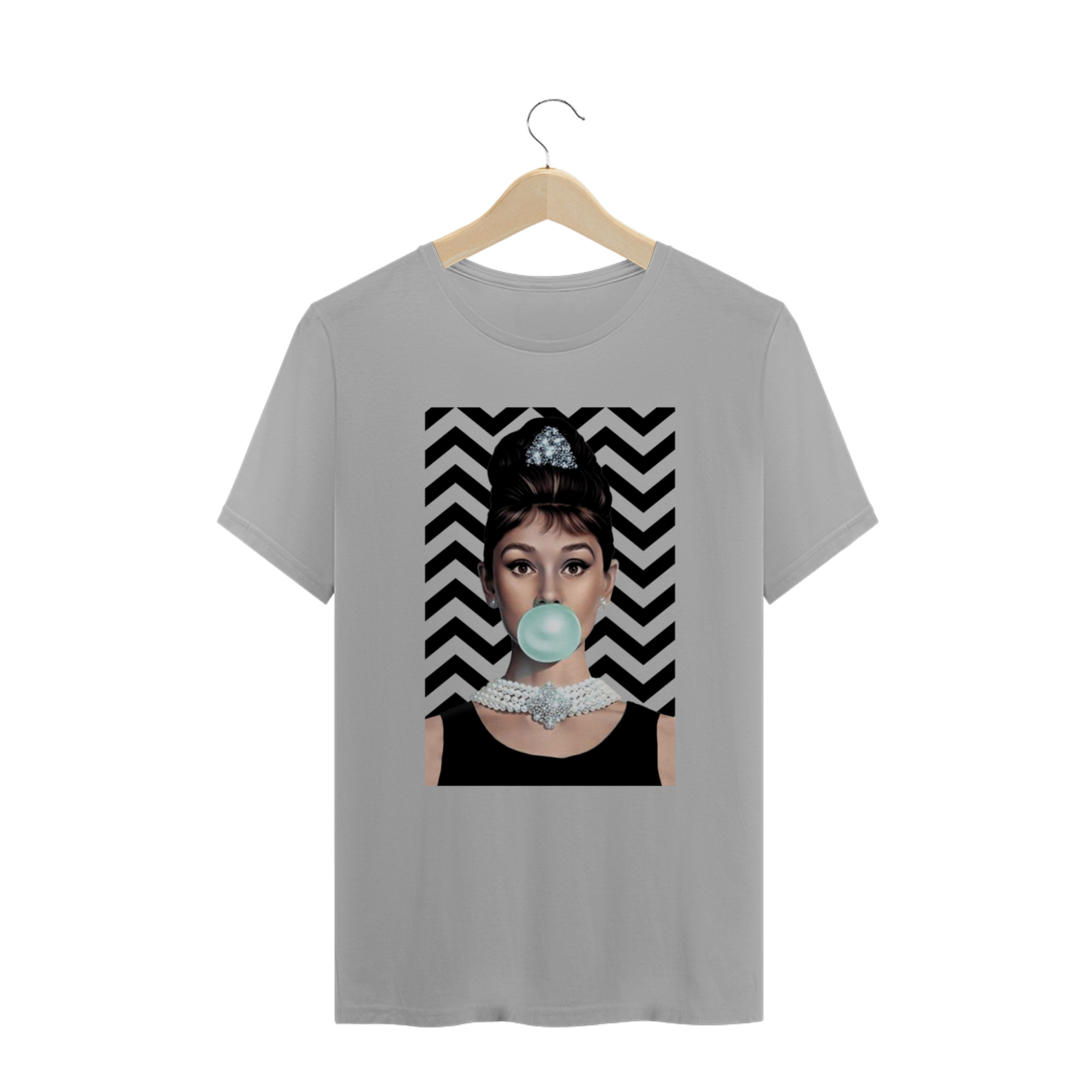 Nome do produto: Camiseta Audrey Hepburn Bubblegum #plusize