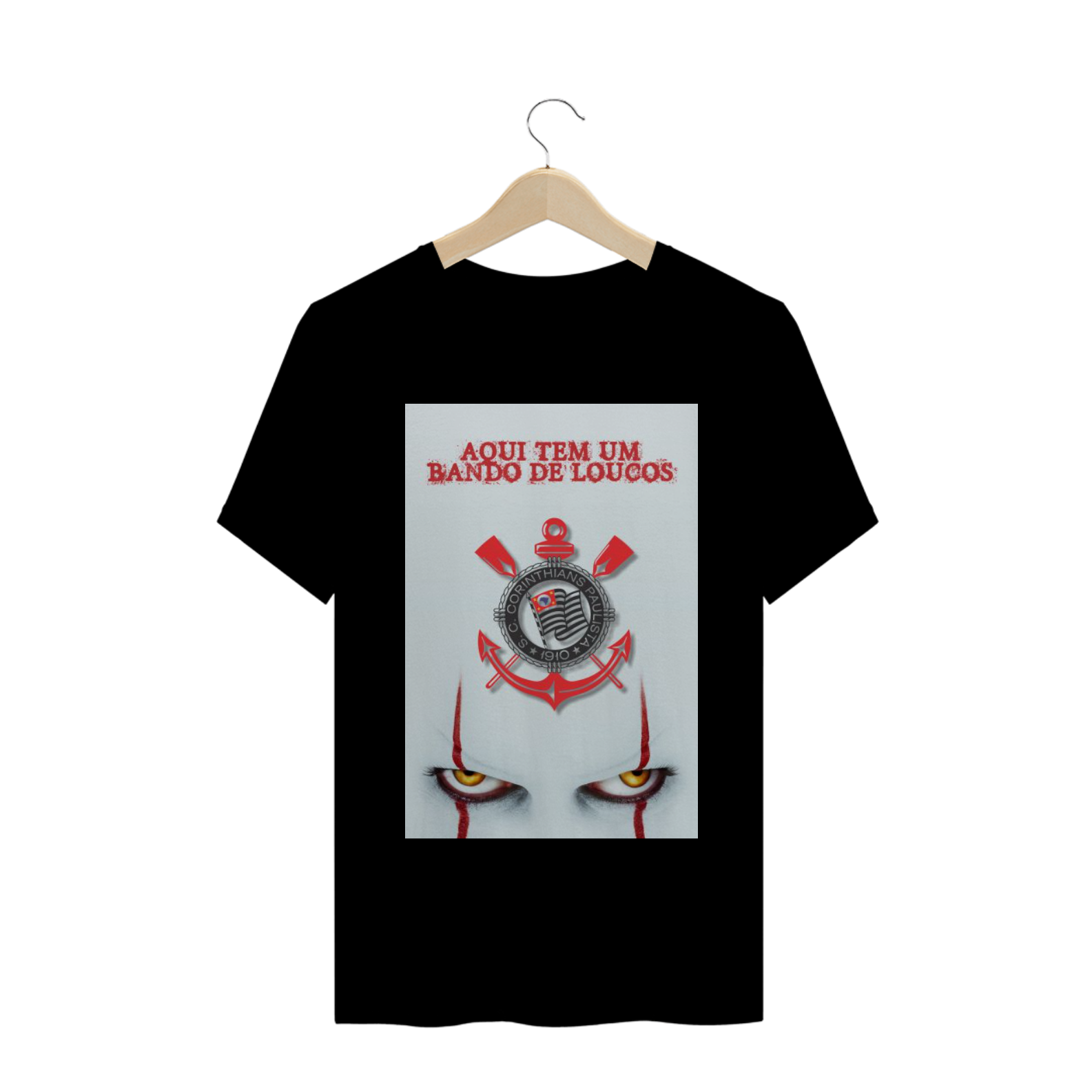 Nome do produto: Camiseta Aqui tem um Bando de Loucos