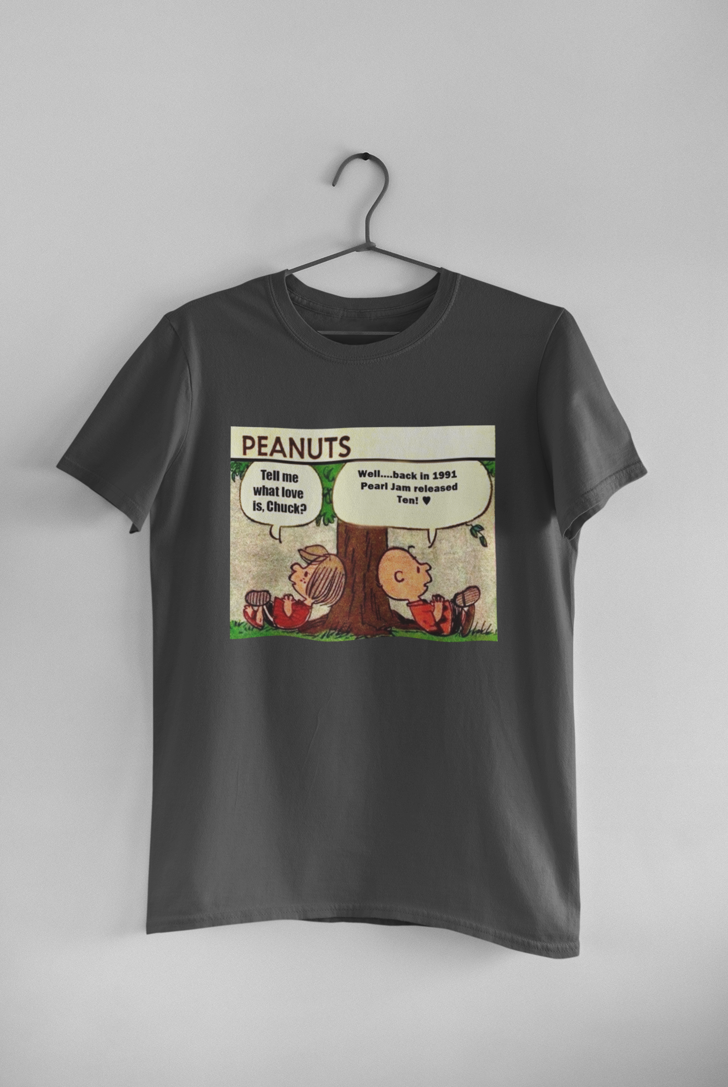 Nome do produto: Camisa ESTONADA Pearl Jam e Charlie Brown (Cores)