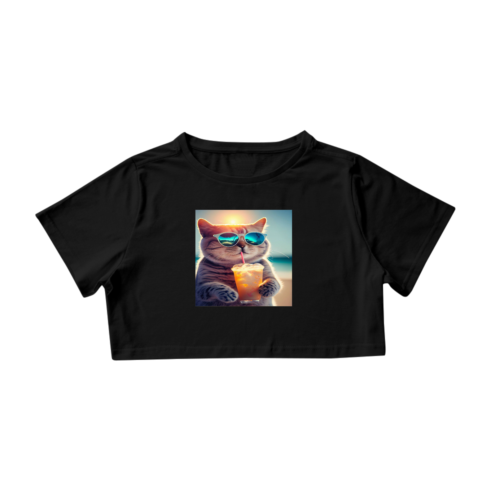 Nome do produto: Camiseta Cropped Gato com Óculos de Sol Tomando Suco
