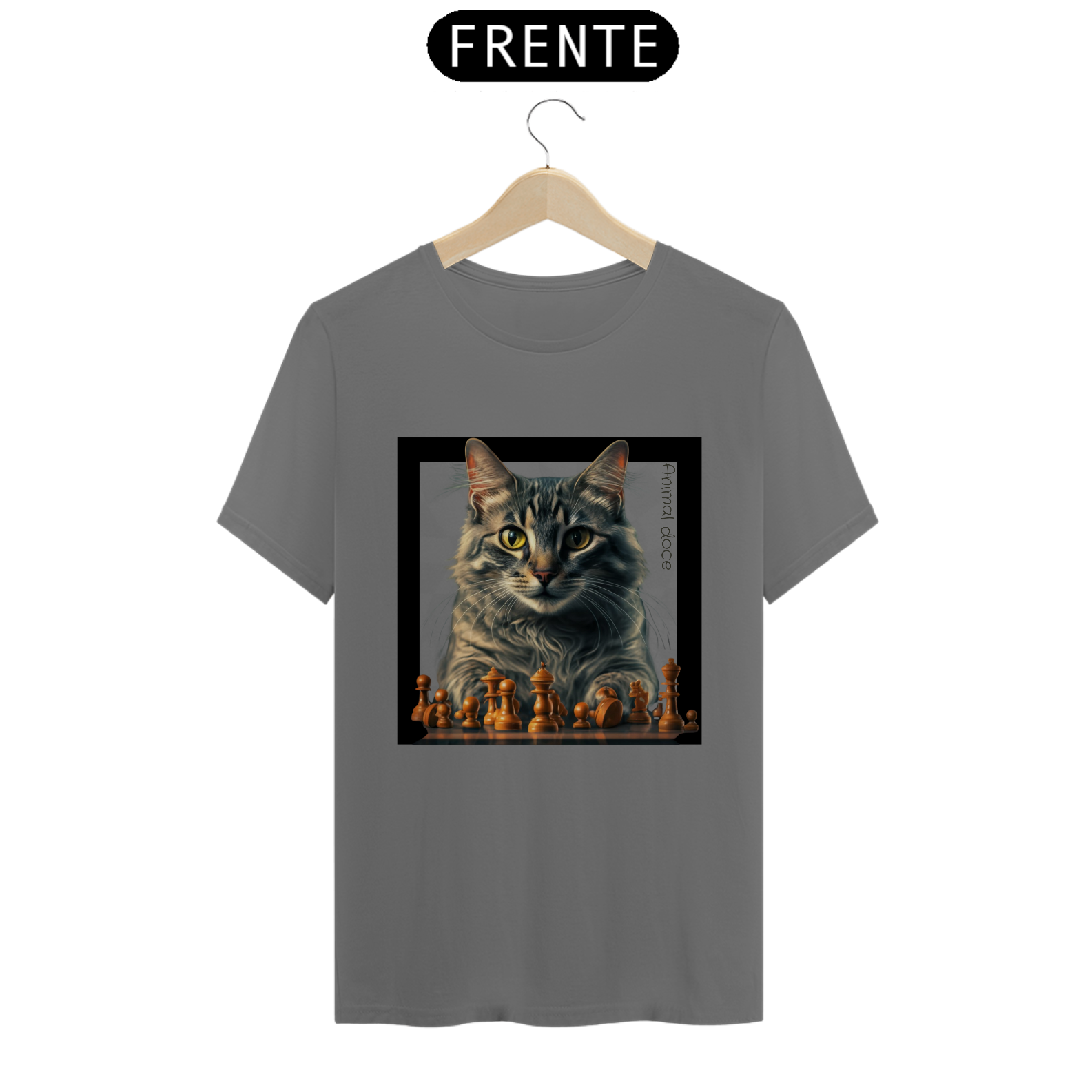 Nome do produto: CAMISETA T-SHIRT ESTONADA, CAT PLAYING CHESS