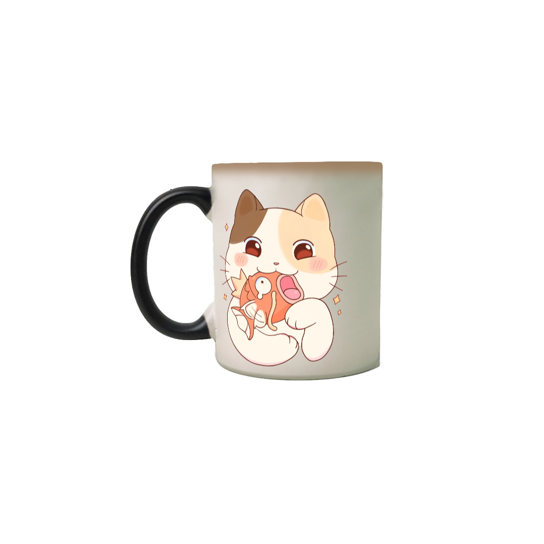 Nome do produto: Caneca Mágica - Gatinho e Magikarp