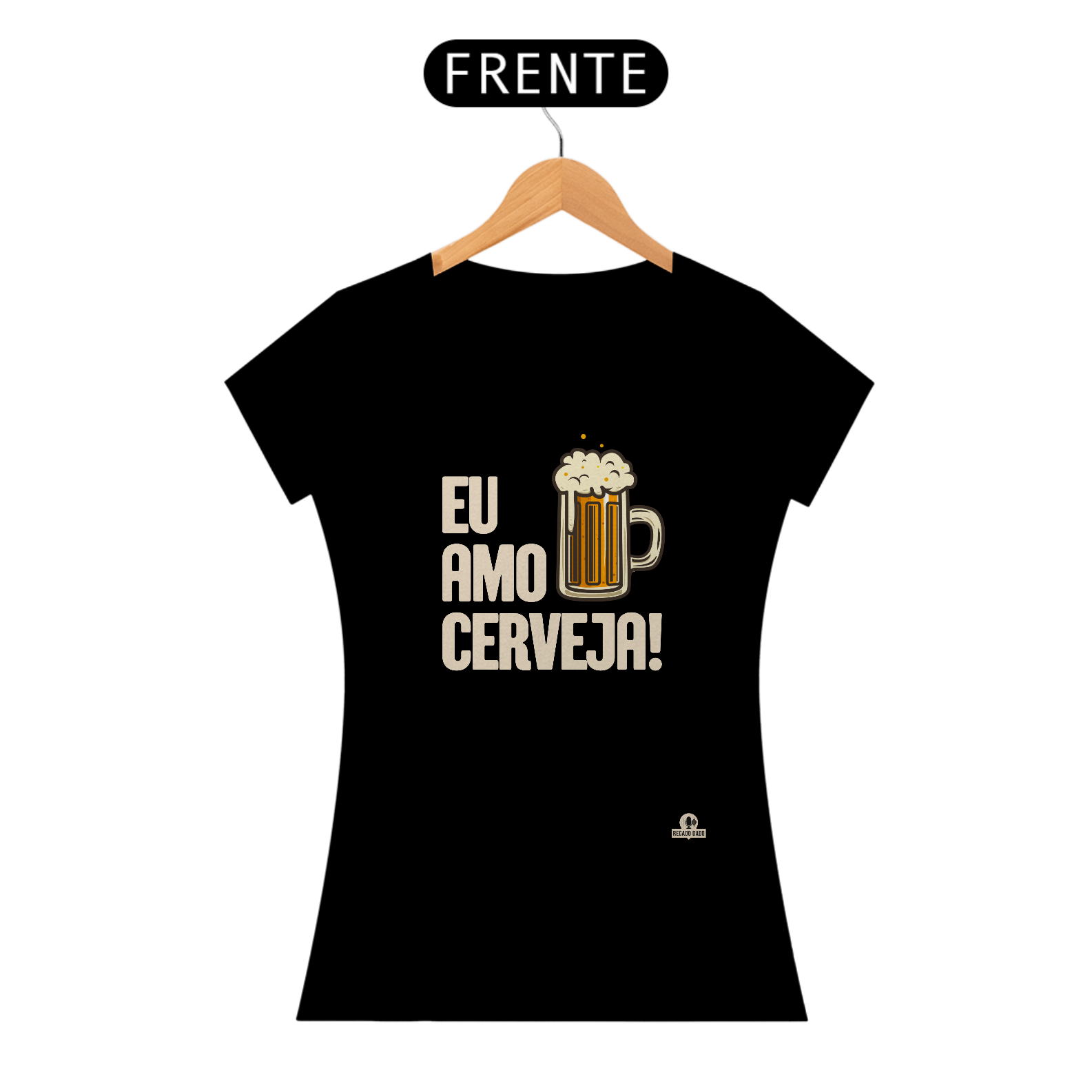 Nome do produto: Camiseta com a frase Eu Amo Cerveja e imagem de uma bela caneca de Chopp.
