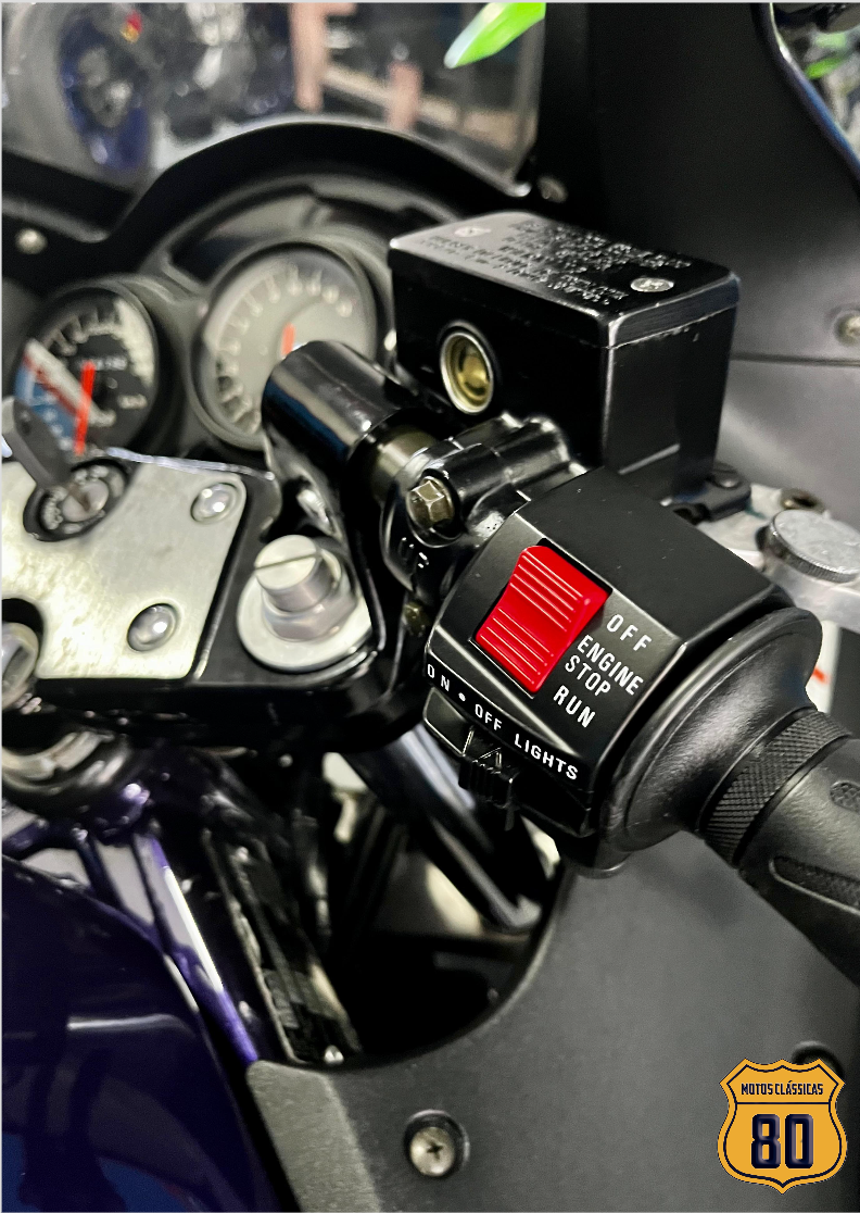 Nome do produto: Poster RF900R painel