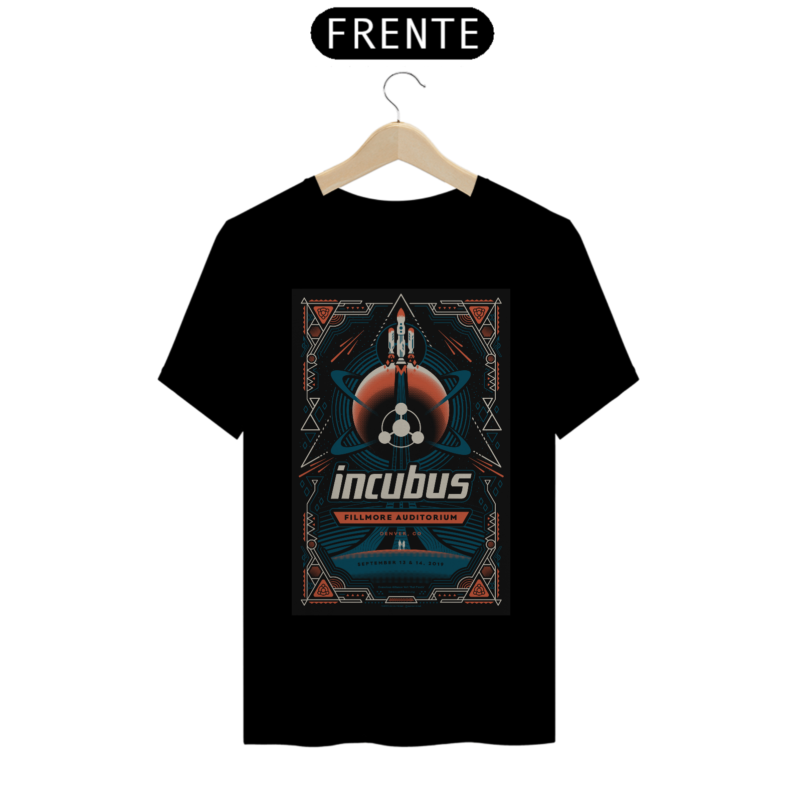 Nome do produto: Camiseta Incubus Show de 2019 em Denver Colorado - NOSSAS CAMISETAS SÃO MAIS AJUSTADAS AO CORPO - ANTES DE FINALIZAR, VEJA TABELA DE MEDIDAS ABAIXO DO BOTÃO COMPRAR OU COMPRE UM TAMANHO MAIOR.