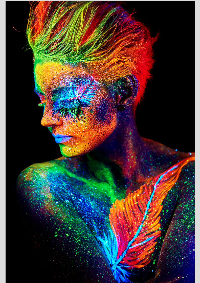 Nome do produto: Poster Mulher de Perfil Colorido Neon