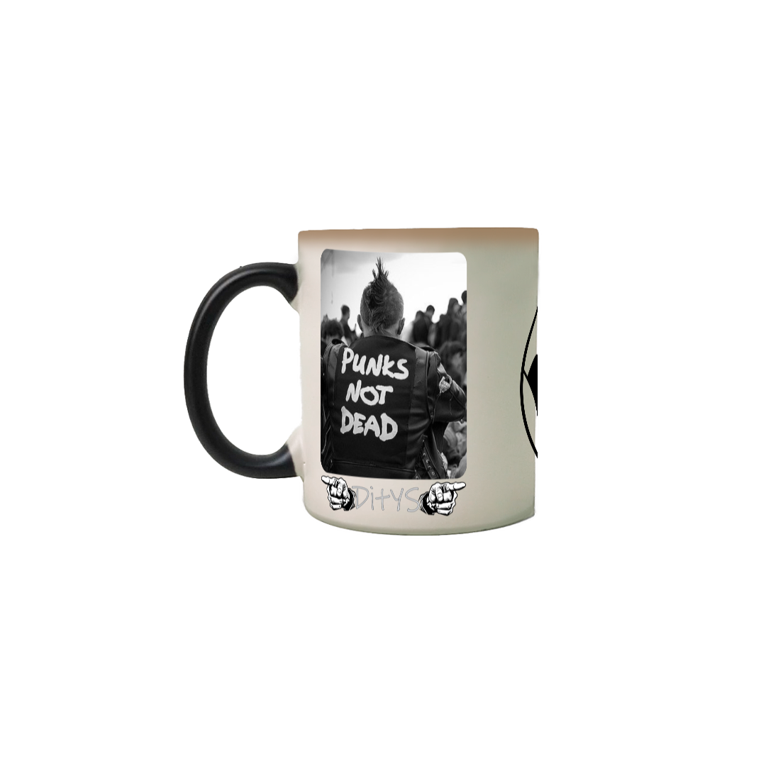 Nome do produto: Caneca Punk\'s not dead