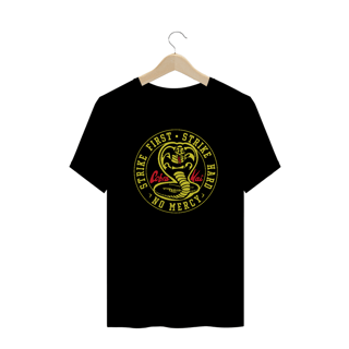 Camiseta Plus Size Cobra Kai - Modelo 1