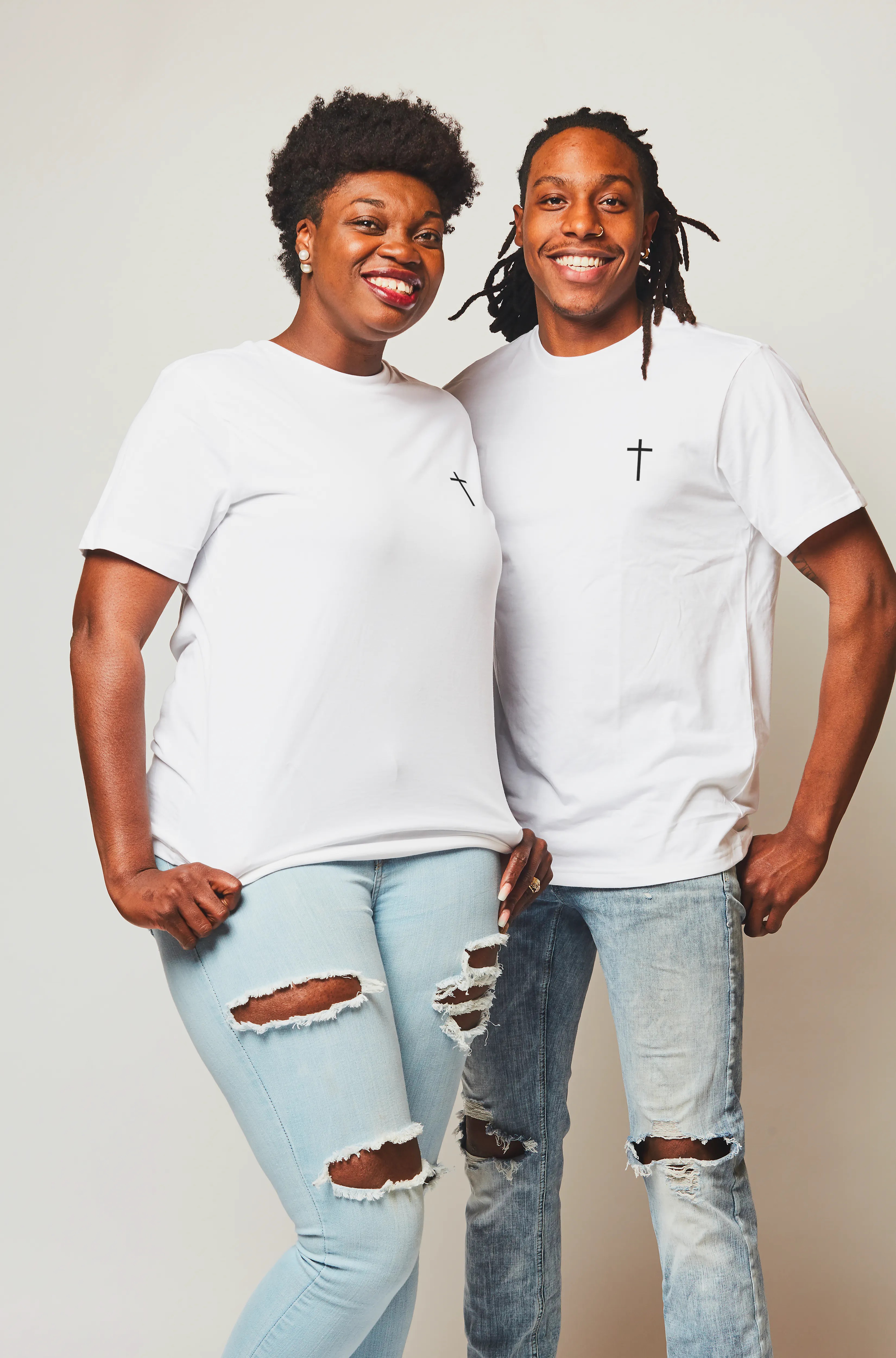 Nome do produto: Camisa unissex cruz pequena