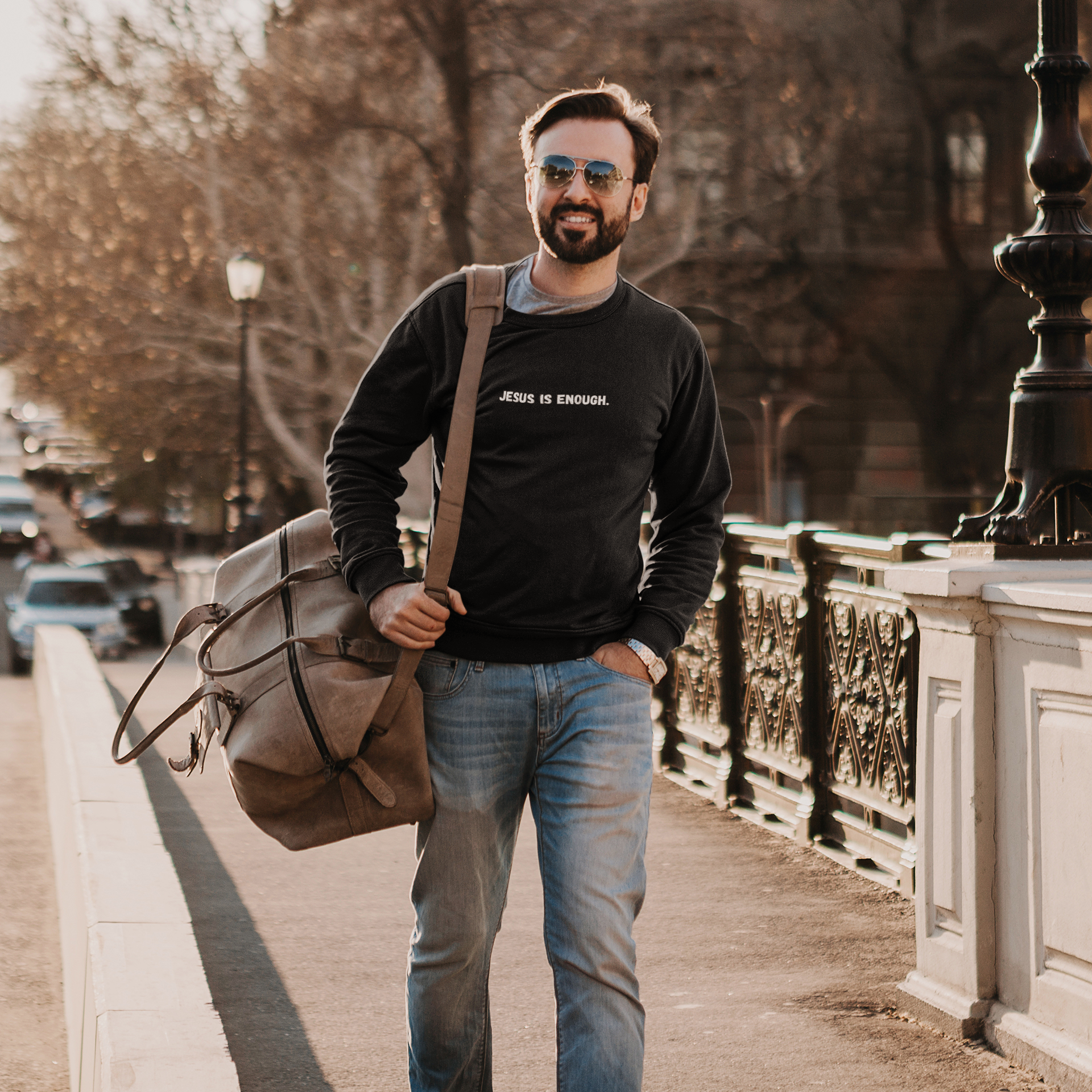 Nome do produto: Moletom unissex ´´Jesus is enough´´