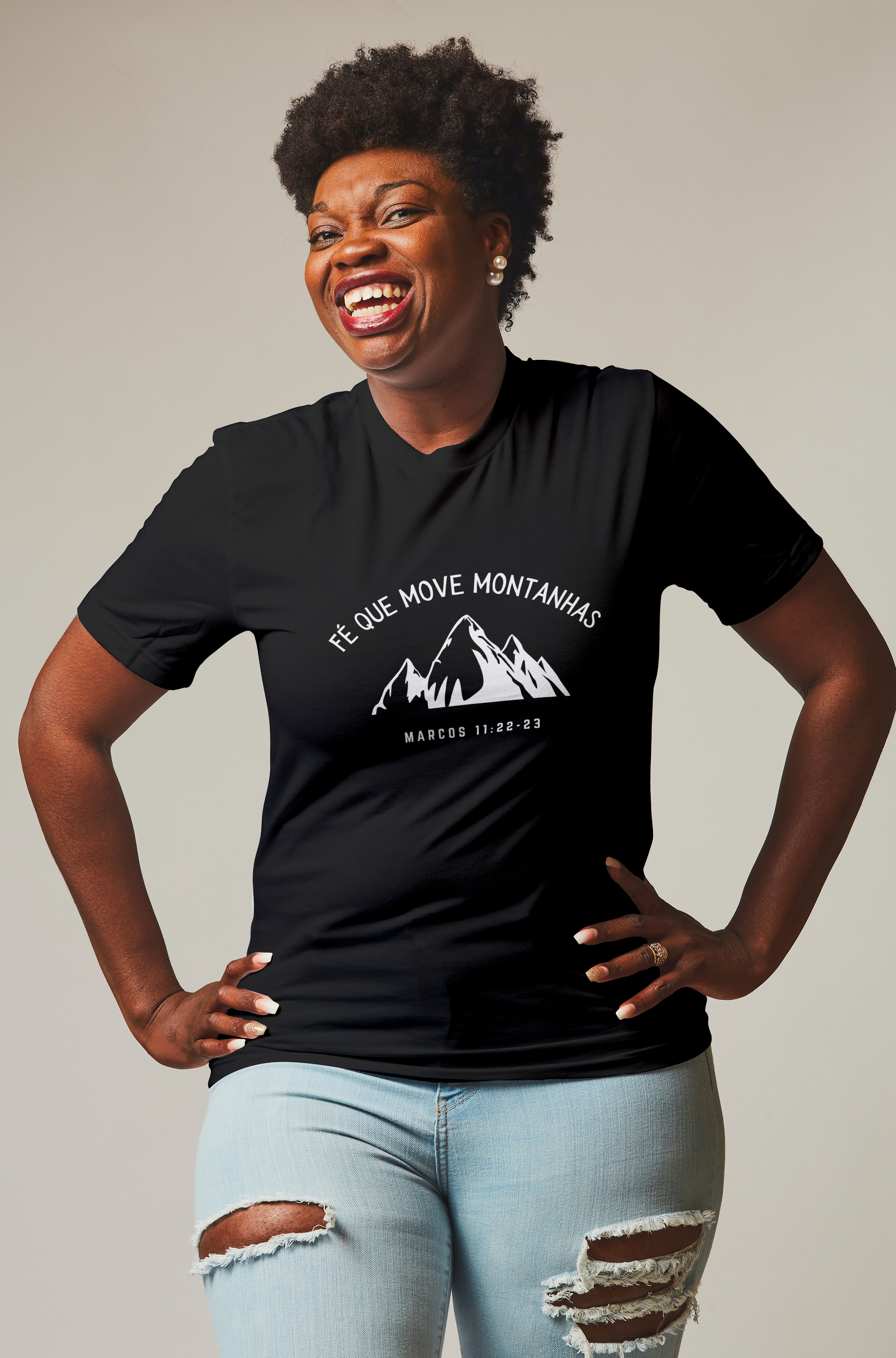 Nome do produto: Camisa unissex ´´fé que move montanhas´´ (arte branca)