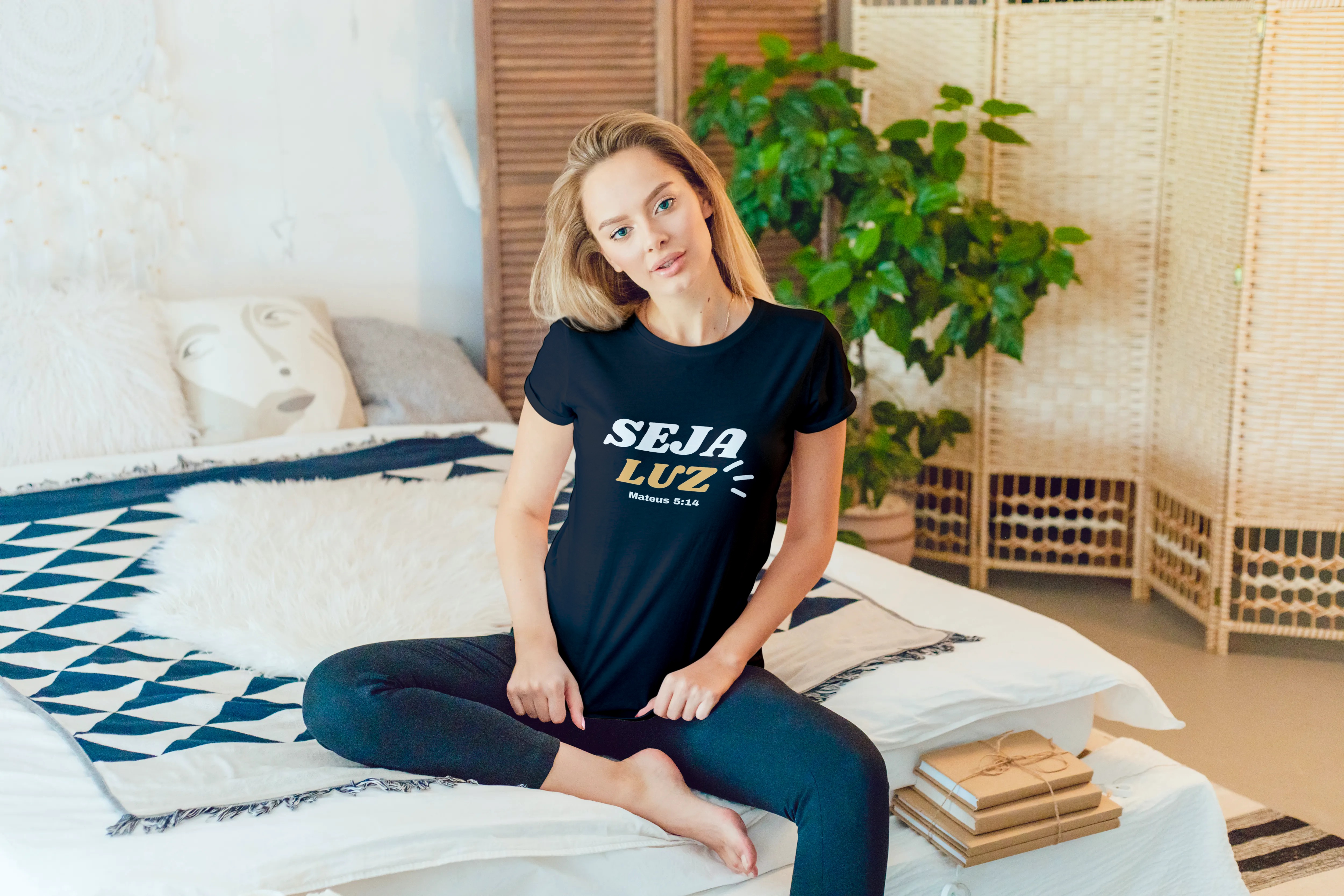 Nome do produto: Camisa unissex seja luz (arte branca)