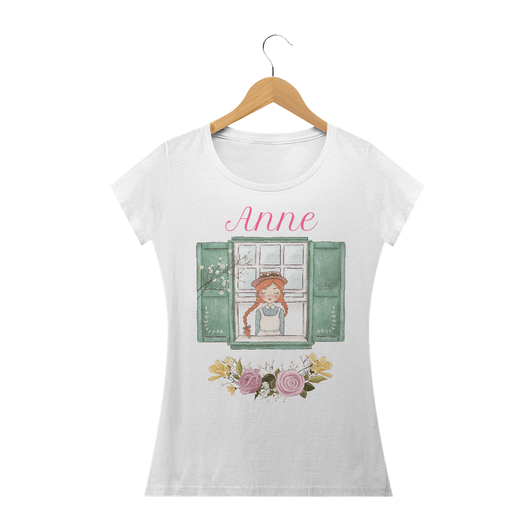 Nome do produto: Camiseta feminina Anne na janela