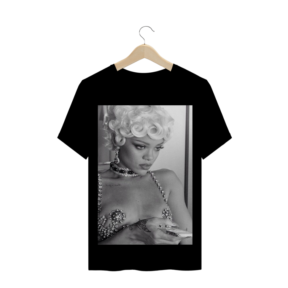 Nome do produto: T-shirt Rihanna
