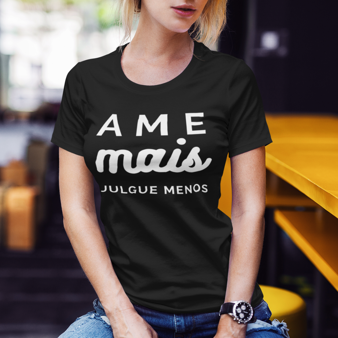 Nome do produto: Baby Look Feminina Ame Mais Julgue Menos