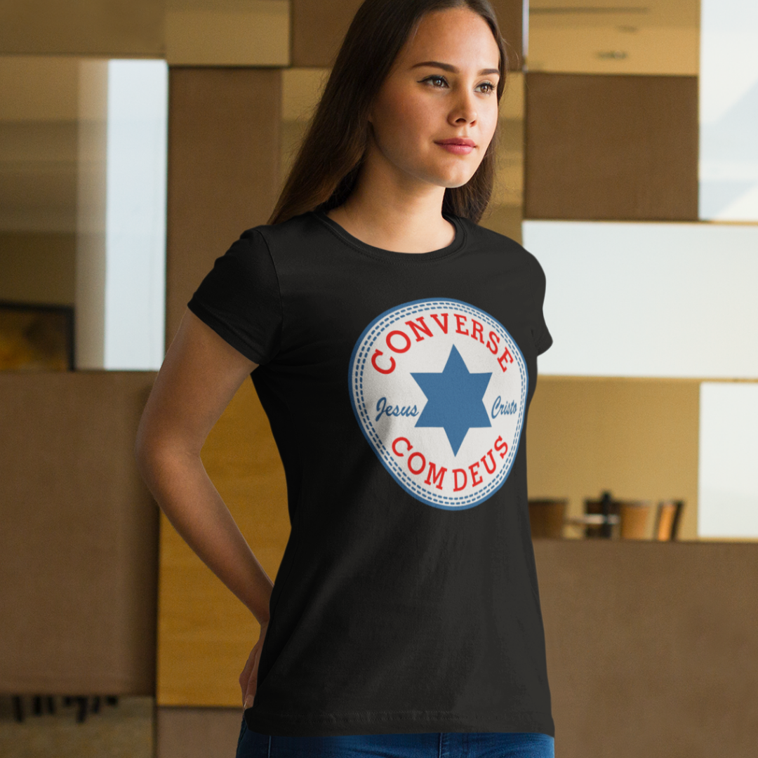 Nome do produto: Baby Look Feminina Converse Com Deus