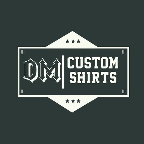 Logo da loja D//M Custom Shirts