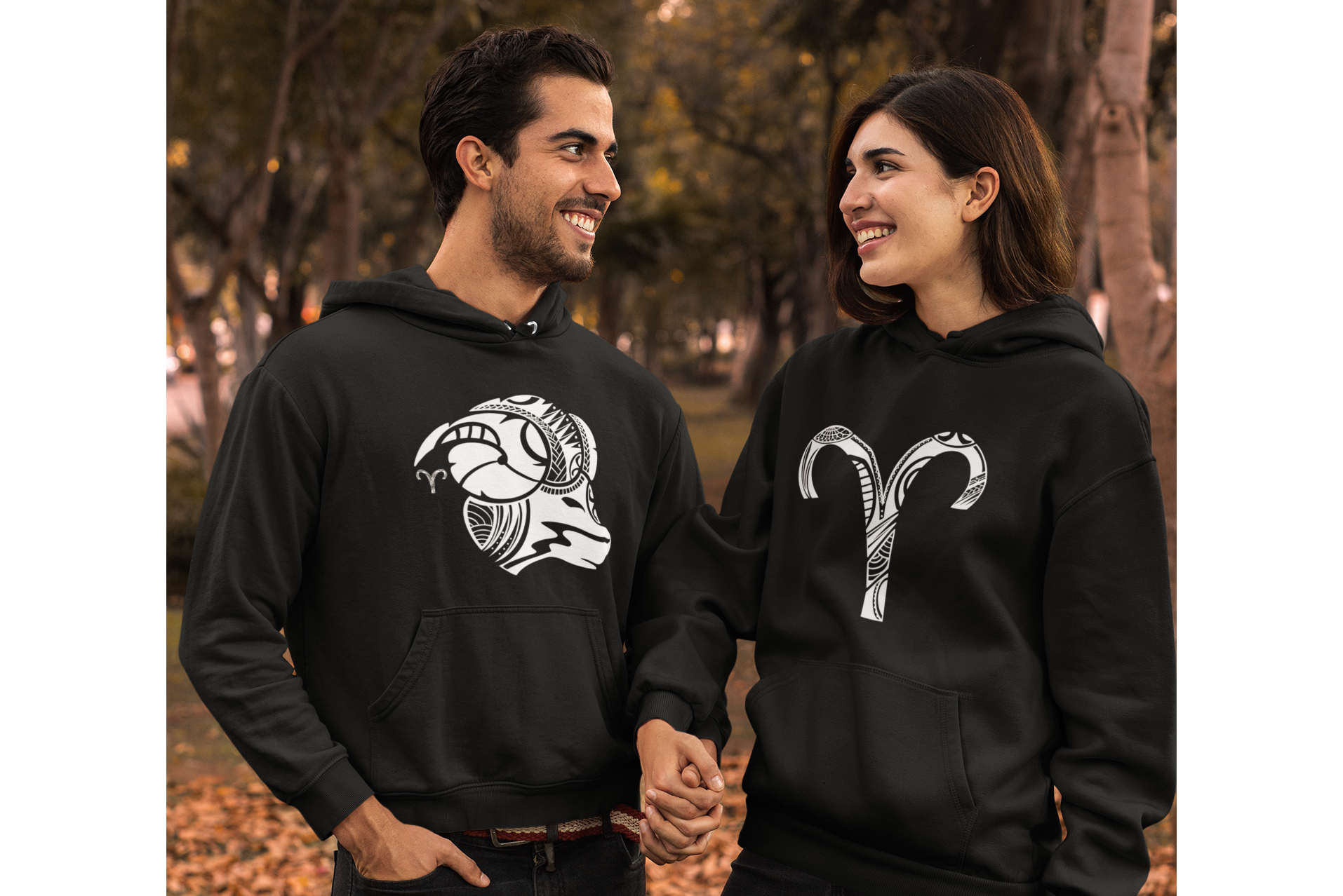 Nome do produto: MOLETON PRETO CANGURÚ COM CAPUZ - SIGNO ÁRIES