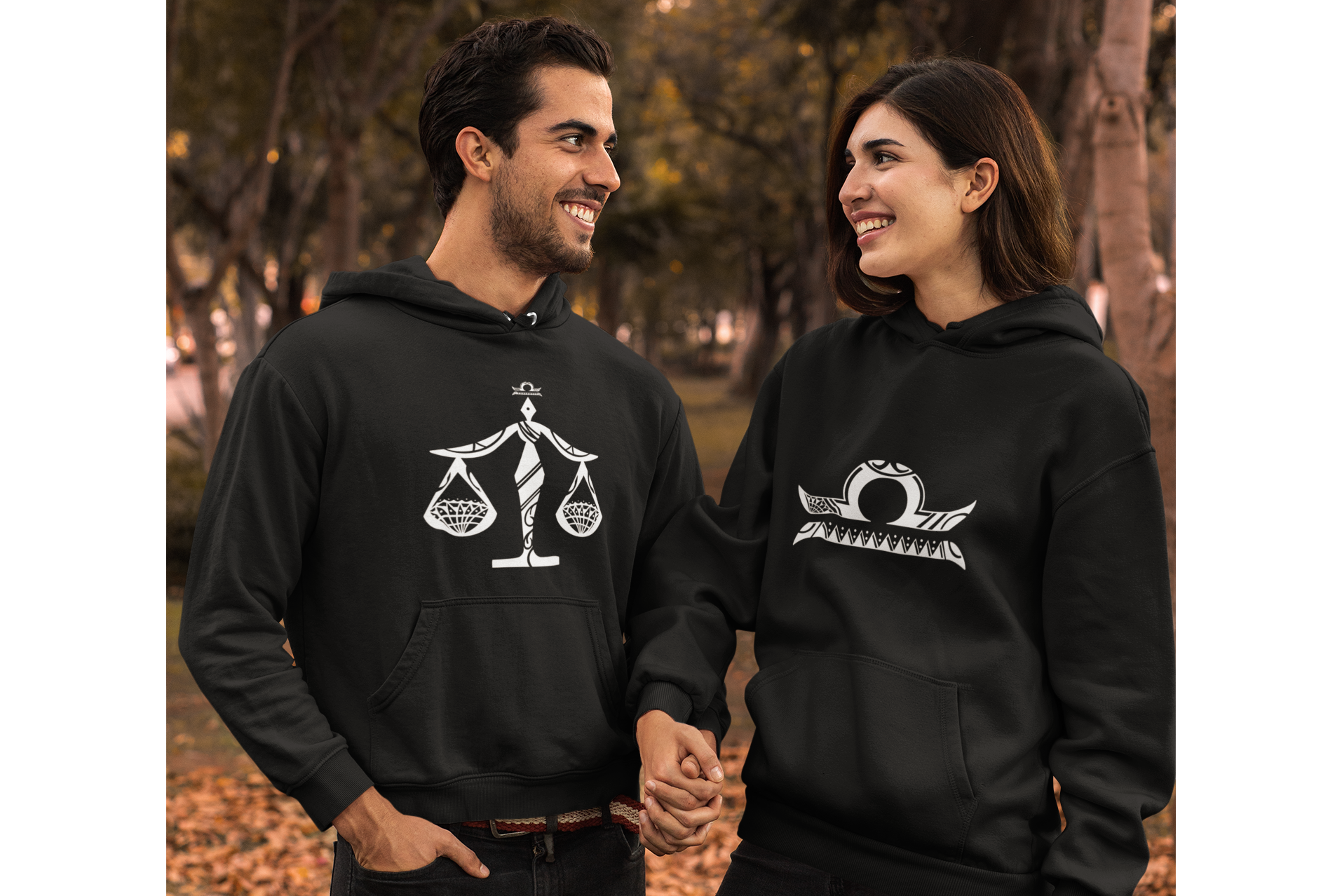 Nome do produto: MOLETON PRETO CANGURÚ COM CAPUZ - SIGNO LIBRA SÍMBOLO