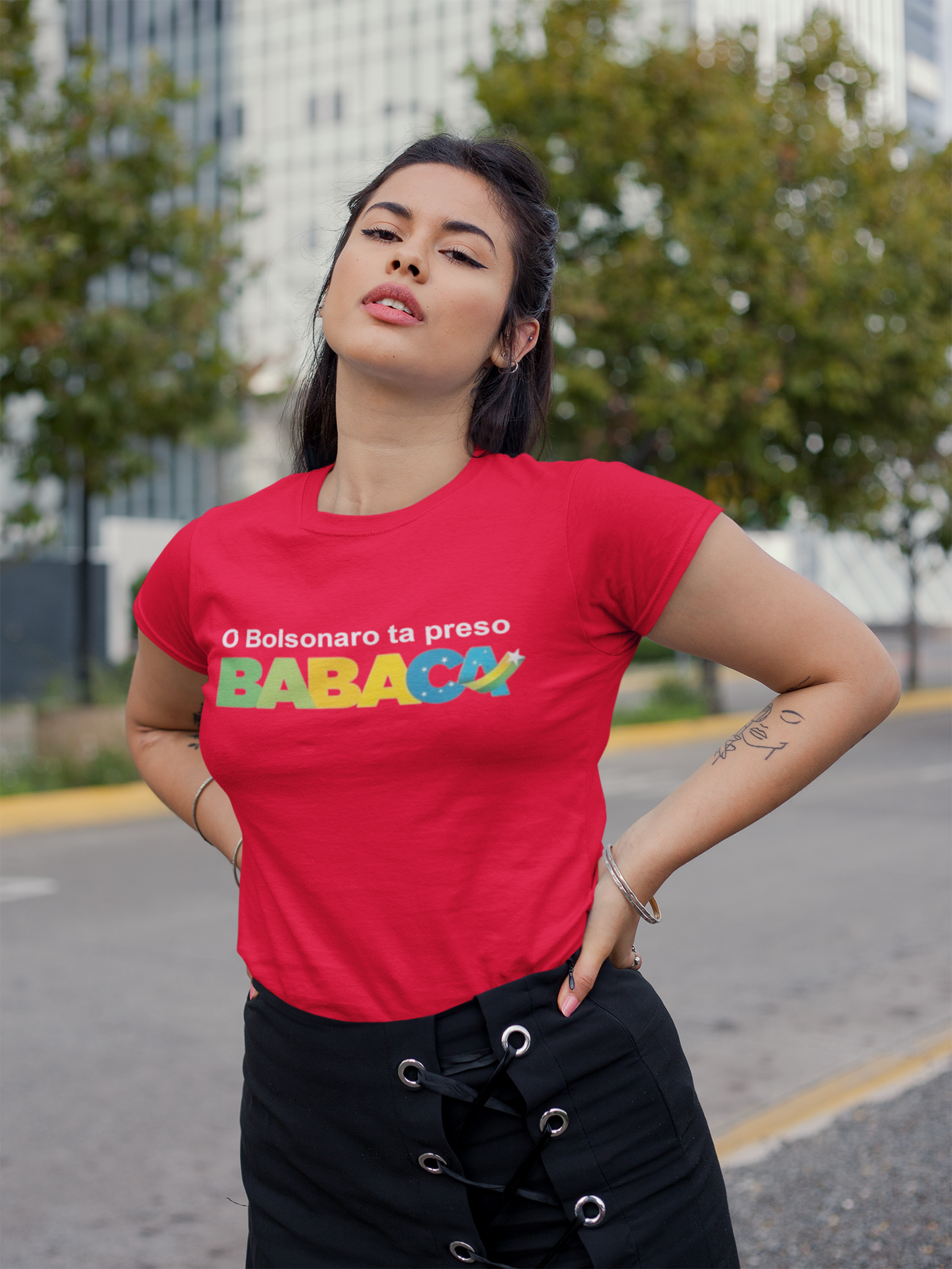 T-shirt Baby Look  O BOLSONARO TA PRESO