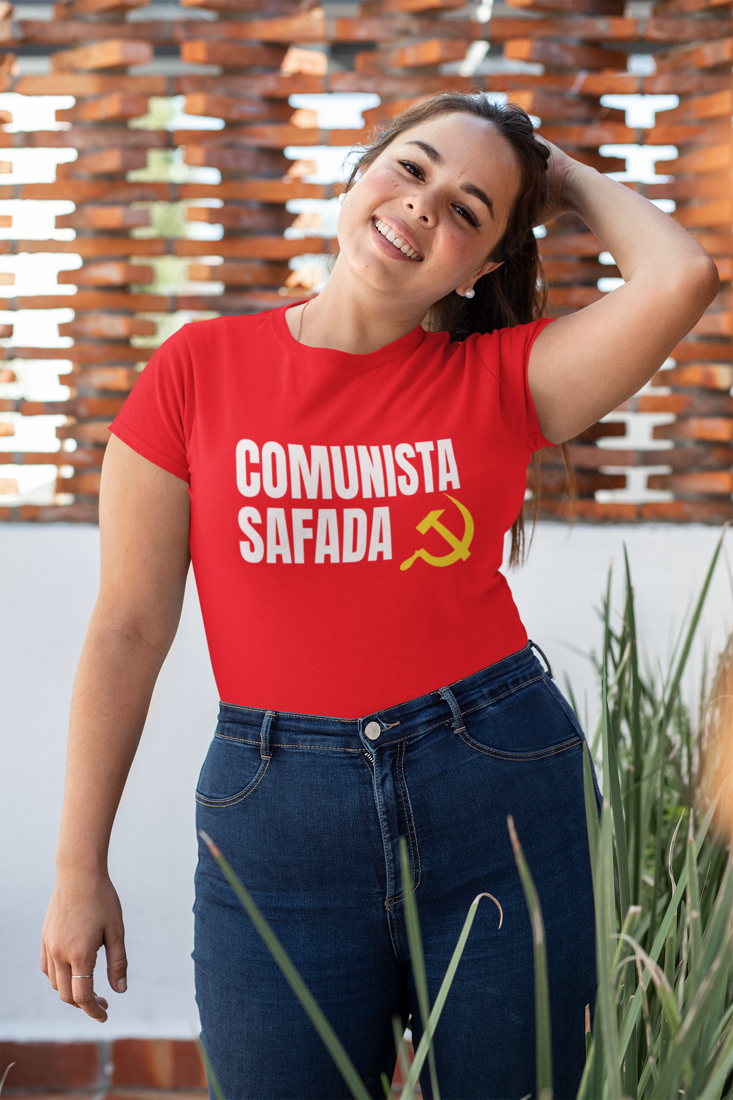 T-shirt Baby Look COMUNISTA SAFADA