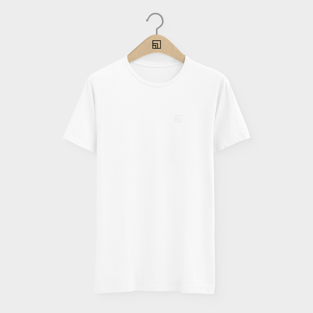 Camiseta Básica Premium Logo Foremost Branca Tom Sobre Tom