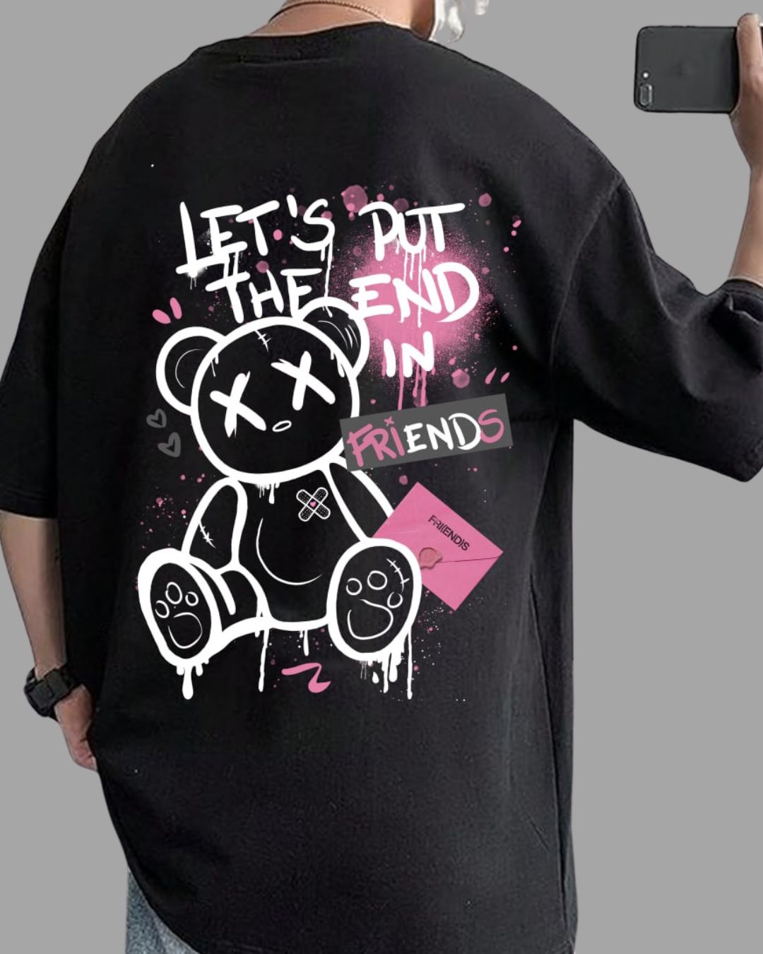 Nome do produto: V - FRIENDS (Oversized) PRETA