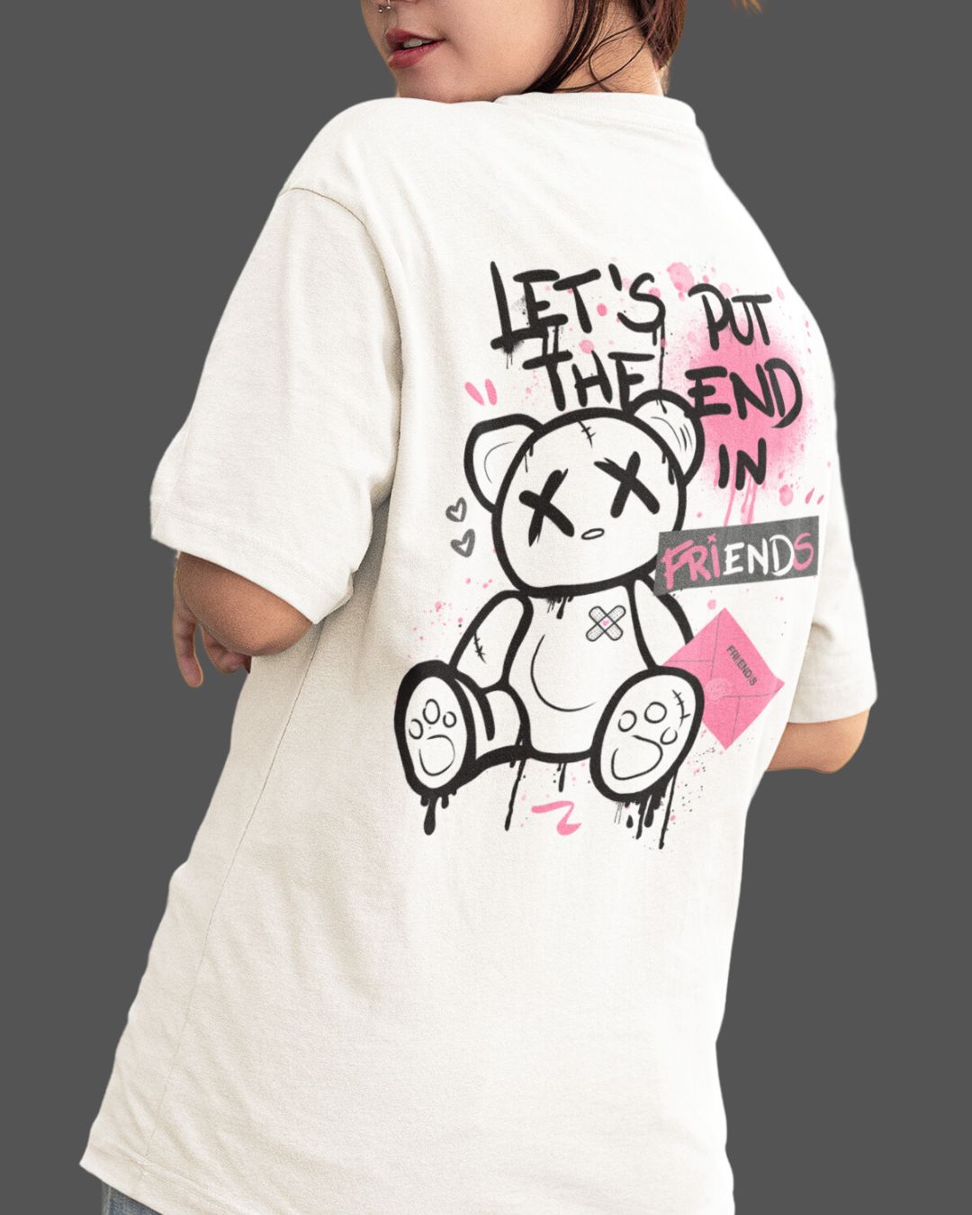 Nome do produto: V - FRIENDS - Branca (frente e costas)