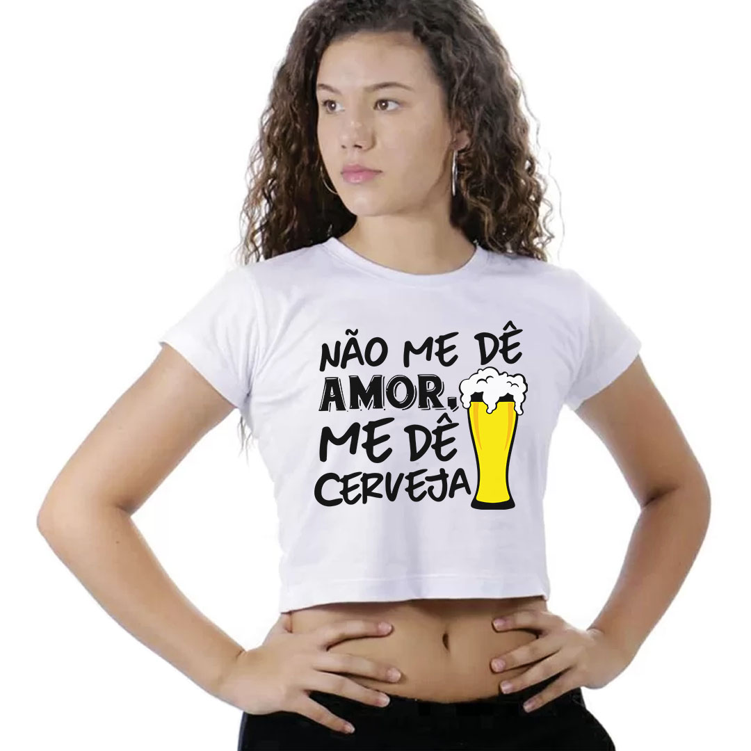 Nome do produto: Camiseta Cropped Carnaval Me dê Cerveja M02