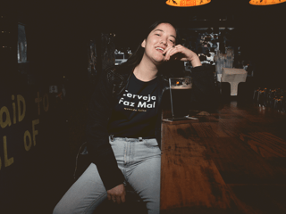 Camiseta Feminina Buteco - Cerveja faz mal