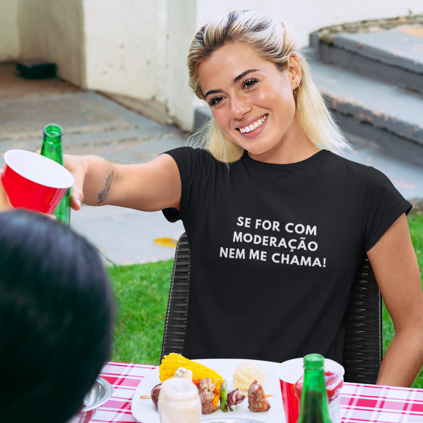 Camiseta Feminina Buteco - Se for com moderação, nem me chama!