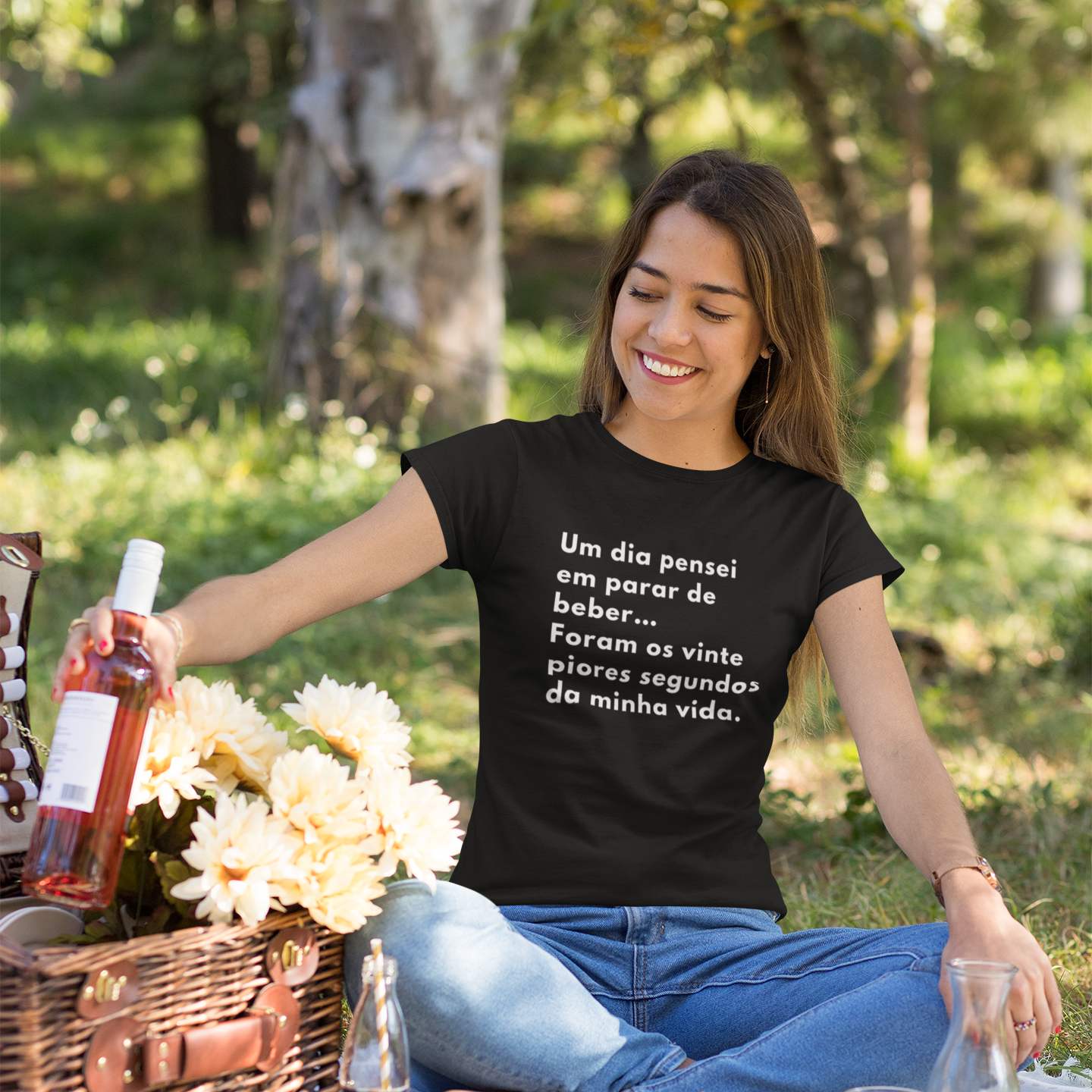 Camiseta Feminina Buteco - Um dia pensei em parar de beber...