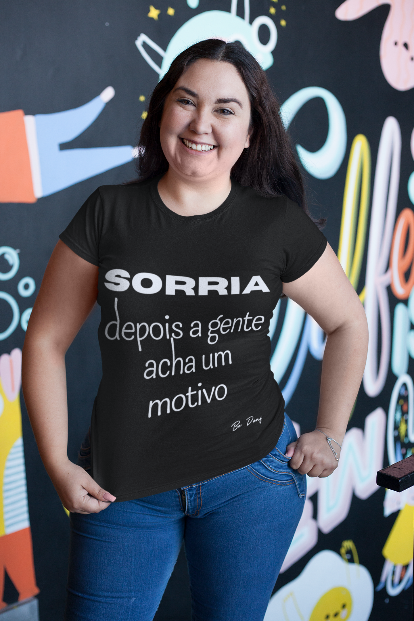 Nome do produto: SORRIA DEPoIS A GENTE ACHA UM MOTIVO